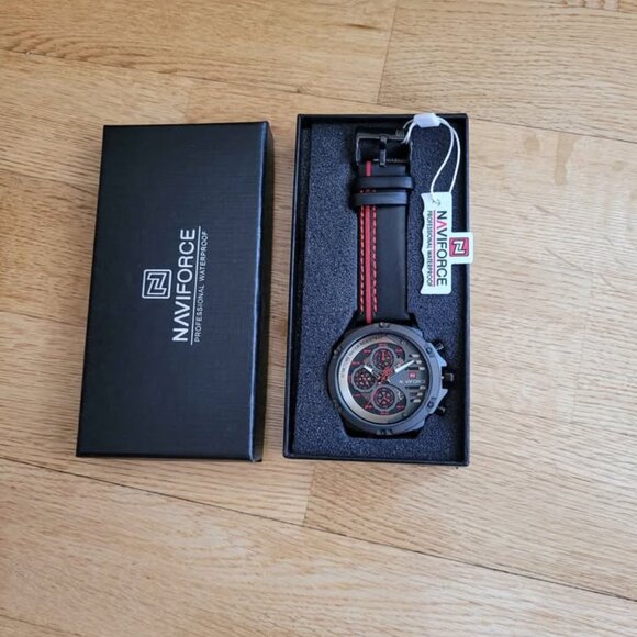 Naviforce Stylish Chronograph Watch in Leather for Men - Picture 11 of 12